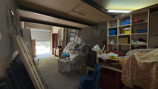 ¡Construye tu nuevo hogar o inversión en este amplio local en venta! — 14
