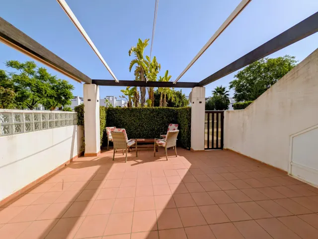 Vivienda en planta baja, 3 dormitorios. — 14