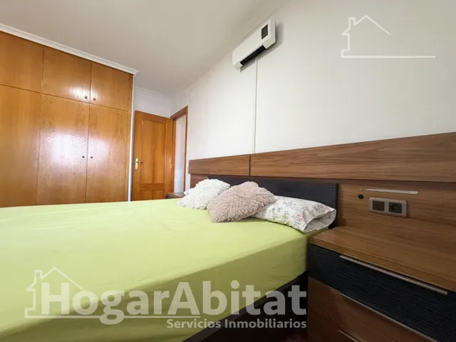 Chalet con piscina, garaje, terraza y barbacoa — 21