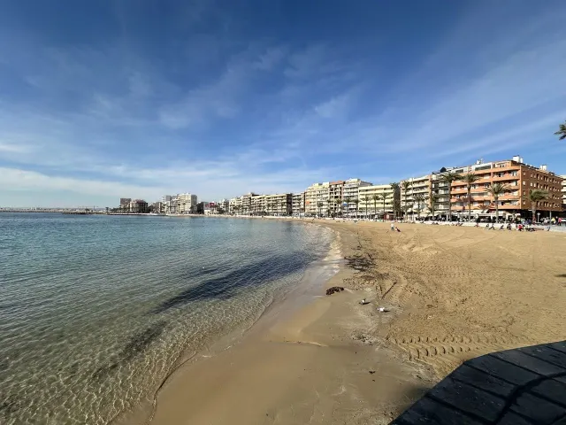 APARTAMENTO DE 2 DORMITORIOS 2 BAÑOS EN TORREVIEJA — 3