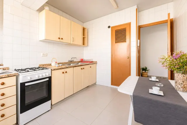 Piso con gran balcón en Avenida Burjasot — 25