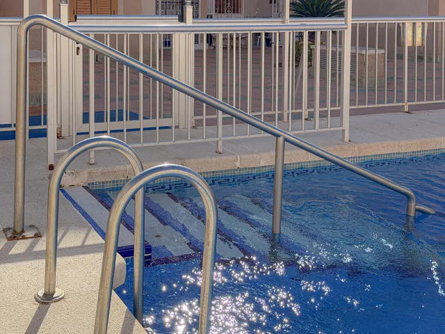 Acequion! Fantastico apartamento con amplia terraza y vistas laterales al mar + Gigantesca piscina comunitaria + Licencia turística (300 mts playa) — 19