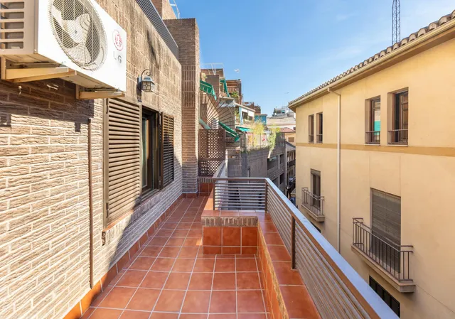 Piso en recogidas con terraza y garaje opcional — 6