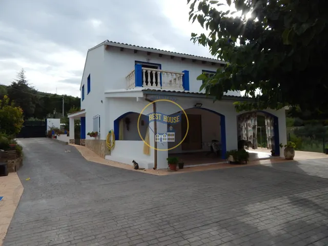 OPORTUNIDAD AMPLIO CHALET CON PISCINA MUY PRÓXIMO A LA POBLACION DE ONTINYENT — 47