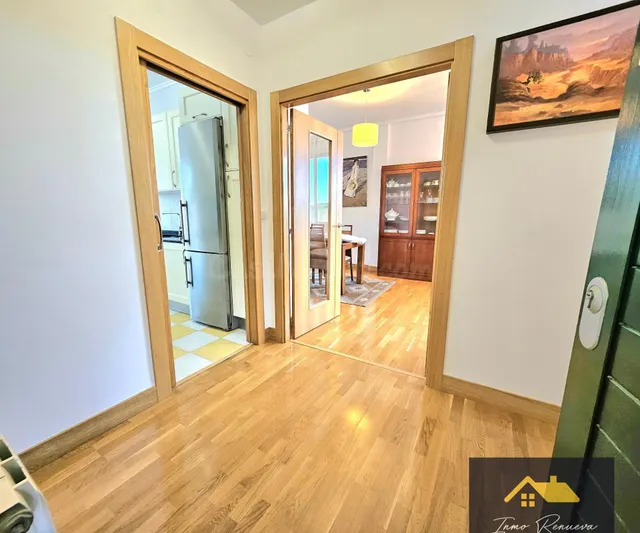 Se vende Estupendo Chalet con piscinas comunitarias en Sáman - foto 4