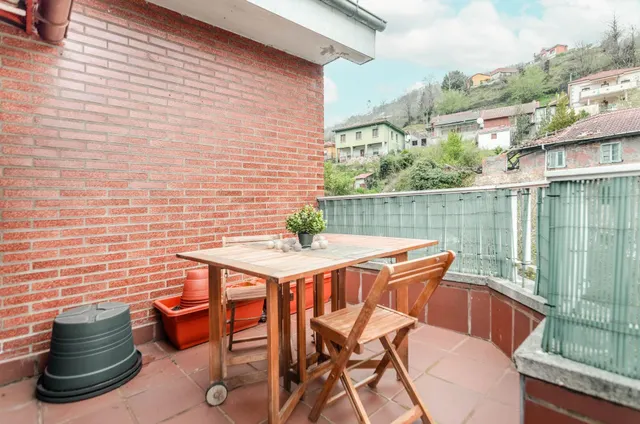 Piso en venta en calle Lago, Turón, con dos cocheras cerrada - foto 2