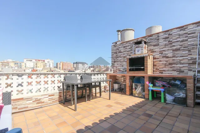 EXCLUSIVO ÁTICO CON TERRAZA ORIENTADO A SUR EN LA CREU DE BA - foto 3