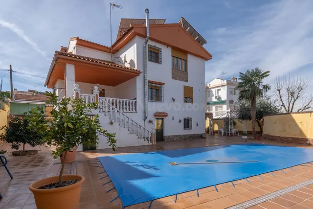 CHALET CON PISCINA EN OTURA!!!!!!!!!!!!!!!!