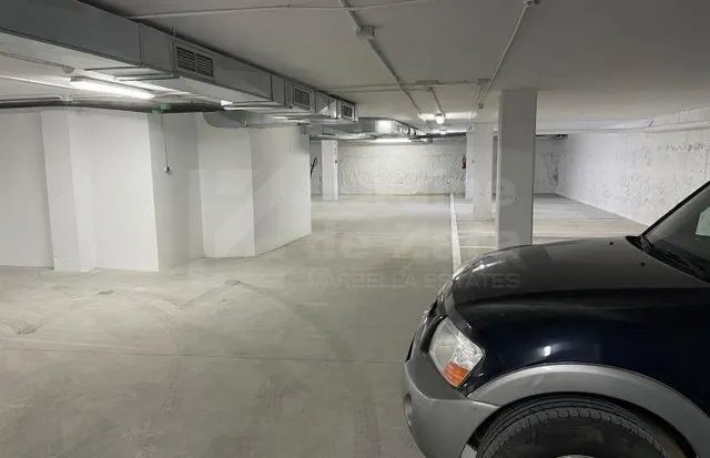 18 plazas de garaje en una sola planta en calle Salitre 45, Málaga centro. — 4
