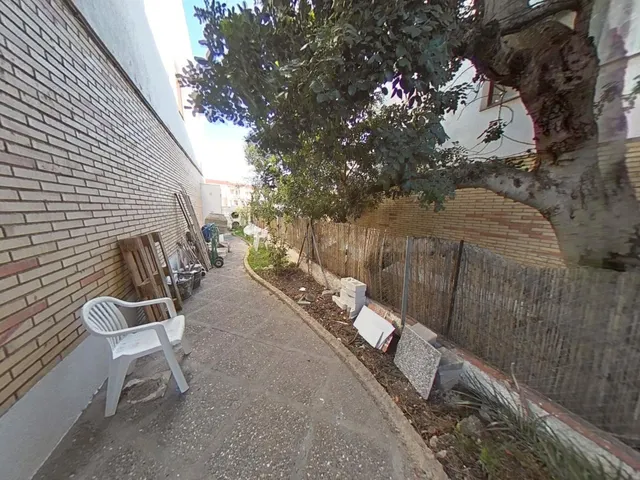CASA PAREADA ESQUINERA EN VENTA EN COMA-RUGA – OPORTUNIDAD Ú - foto 3