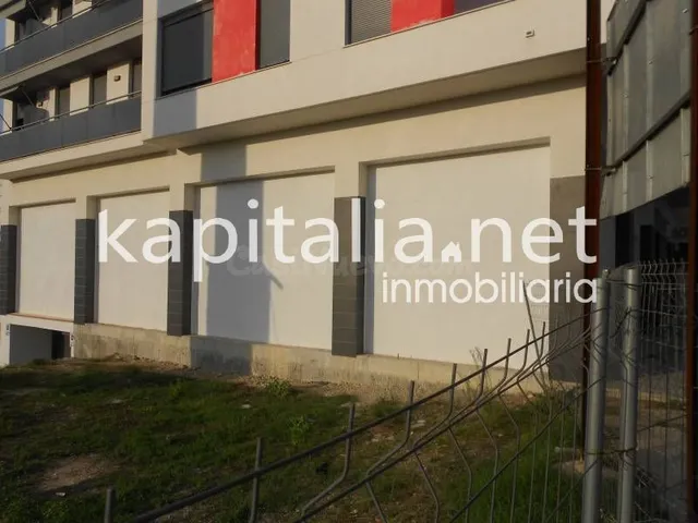 Local comercial en alquiler Ontinyent zona Llombo — 2