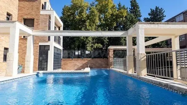 Espectacular adosado con buhardilla , apartamento independie - foto 2