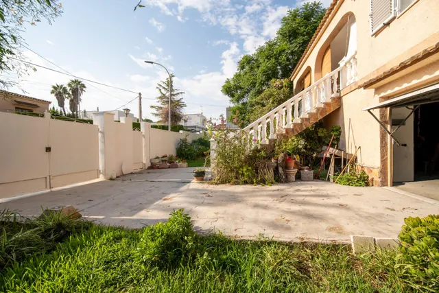 Chalet independiente en parcela esquinera de 515 m2 con gran garaje en Maravisa — 11