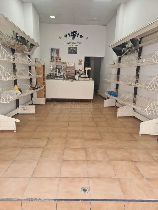 Local 75 m con posibilidad de todo tipo negocios - foto 5