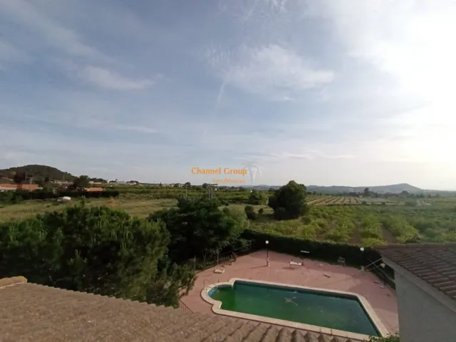 CASA DE CAMPO EN PARCELA CON PISCINA — 21