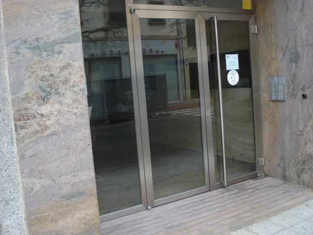 Piso con Balcón Burlada. — 9
