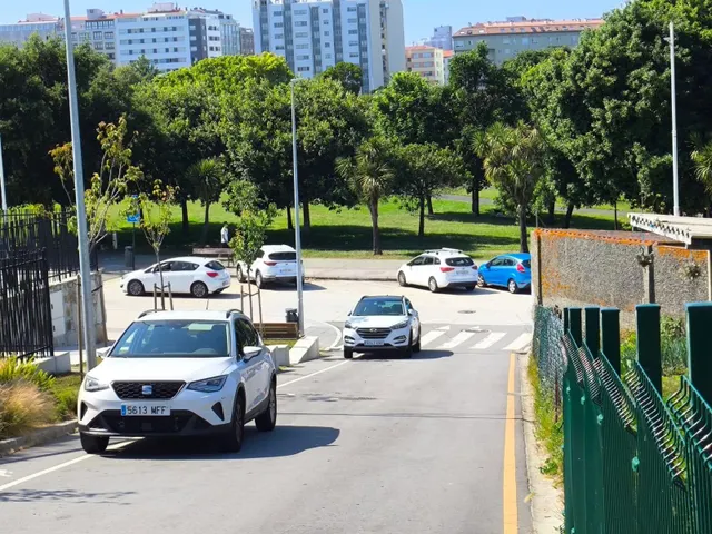 Solar edificable en Avenida de Lamadosa, A Coruña - foto 5