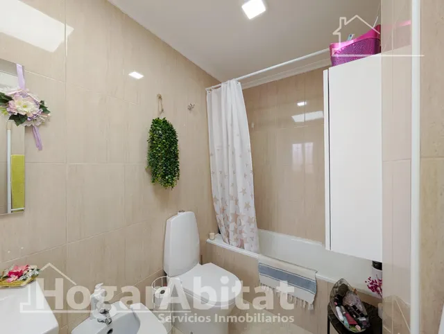 REFORMADO CON TERRAZA, PISCINA Y GARAJE CERCA DE LA PLAYA — 42