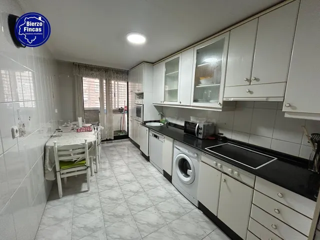 SE ALQUILAN habitaciones EN LA ZONA ALTA DE PONFERRADA - foto 2
