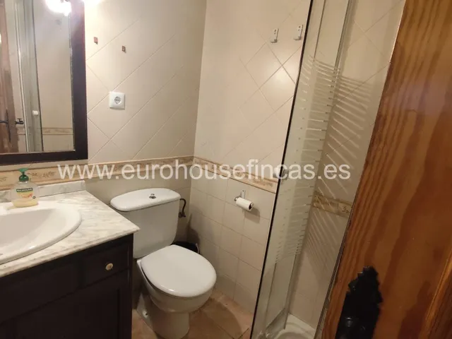 Piso reformado de una habitación con terraza en Finca antigua en Sants. — 18