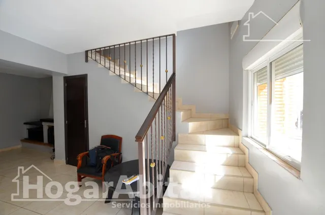 ¡MAGNÍFICO ADOSADO! AMPLIO Y LUMINOSO CON TERRAZA Y TRASTERO — 26