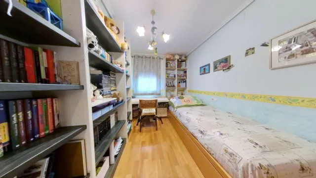 GRAN PISO DE 6 DORMITOTIOS CON PISCINA — 16