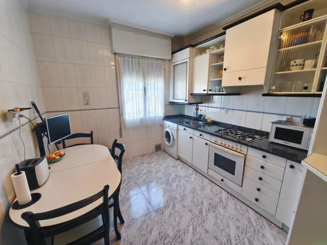 FANTASTICA OPORTUNIDAD 8º PISO 92m2 en AVENIDA GASTEIZ esq. Beato - LUZ Y VISTAS- 3 hab. para entrar a vivir o Actualizar — 9