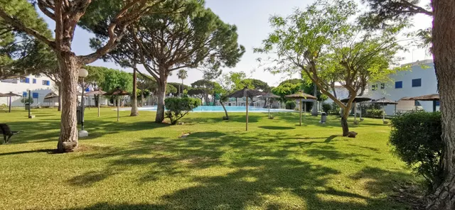 Apartamento de 2 dormitorios a 350 metros de la Playa La Bar - foto 2