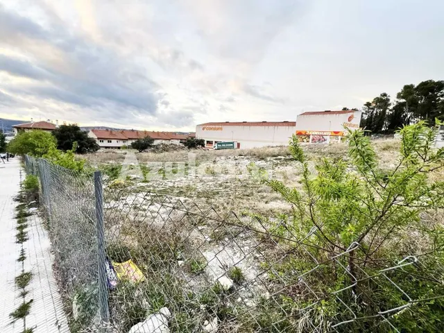 Solar urbano de 3.550m2 - foto 2