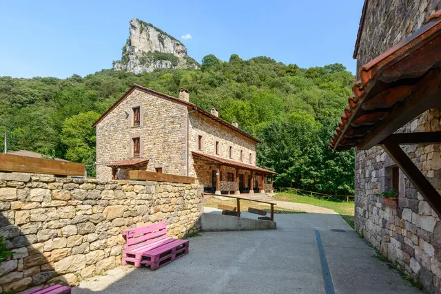 Complejo turístico en venta en cabrales: 32 habitaciones y 96 plazas entre los picos de europa y la costa asturiana — 35