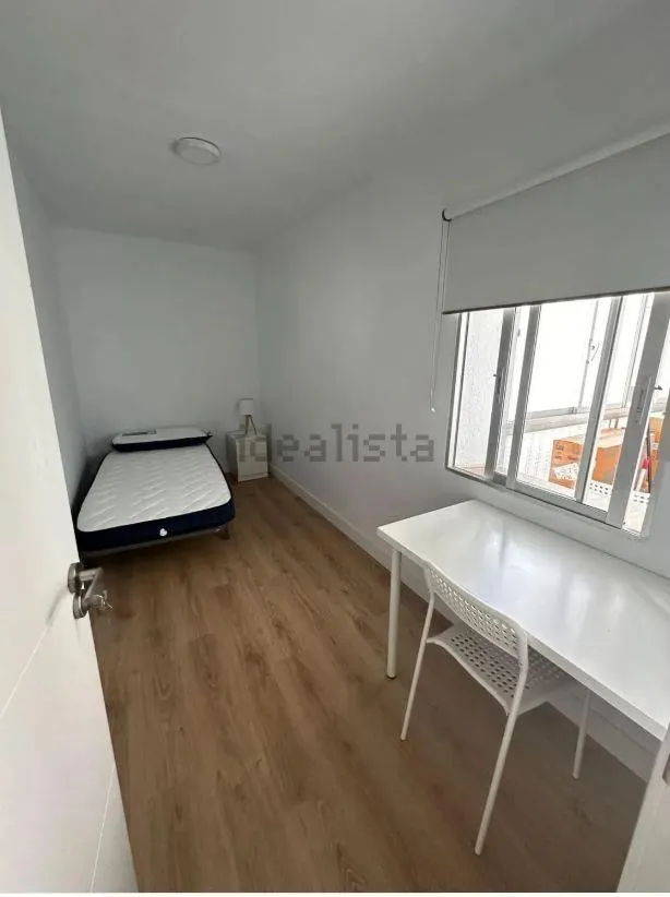 Totalmente reformada, exterior y con terraza. — 14