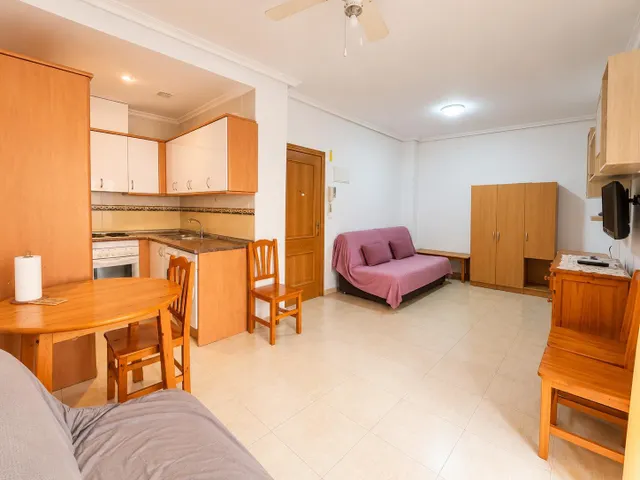 Estudio en venta en Torrevieja, a 700 m de la Playa del Cura - foto 4