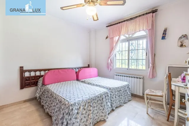 Espectacular Chalet en Ogijares - Ideal para Familias — 35