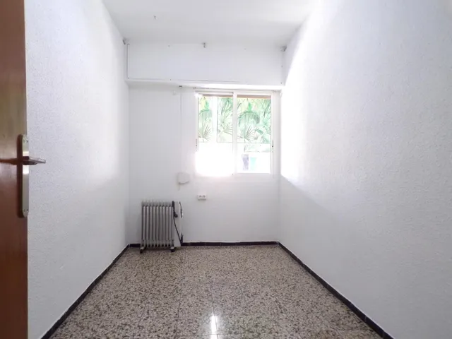 PISO EN ALQUILER DE CUATRO DORMITORIOS SEMIAMUEBLADO — 16