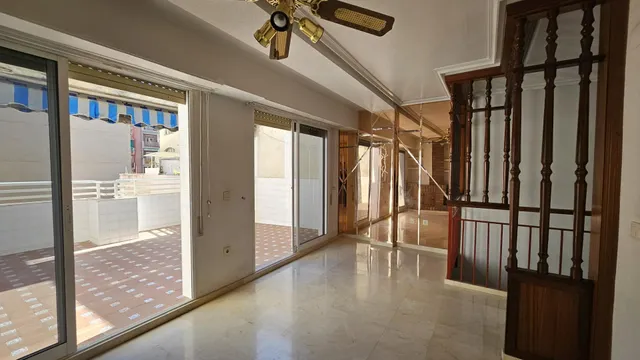 Se Vende Casa de Tres Plantas con garaje doble y trastero. — 7
