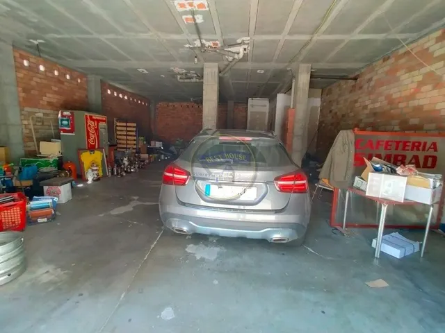 ESQUINA COMERCIAL DE 18 M. ESCAPARATE, FRENTE A POVISA. CARENCIA 18 MESES. — 4