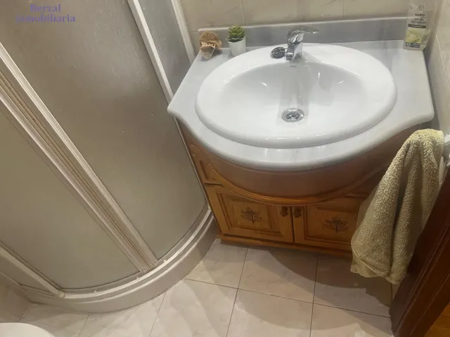 Extraordinaria vivienda de 4 habitaciones, garaje y 2 trasteros — 28