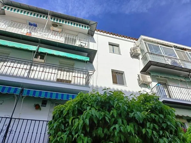 SE VENDE piso OKUPA en C San Pablo 17 de Écija - foto 2
