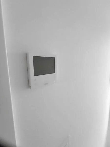 ALTO STANDING - Se vende bonita y amplia VILLA CON SOTANO Y PISCINA PRIVADA, 300 metros de parcela.- — 30