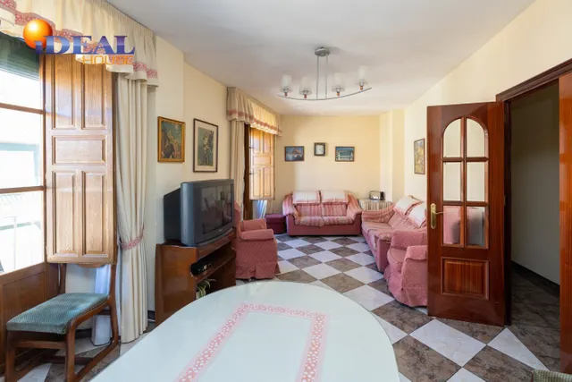 Espectacular edificio a 3 calles con vivienda y locales comerciales en pleno centro de Alhama de Gr — 18