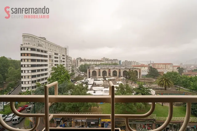 Piso en Cuatro Caminos con ascensor y vistas despejadas