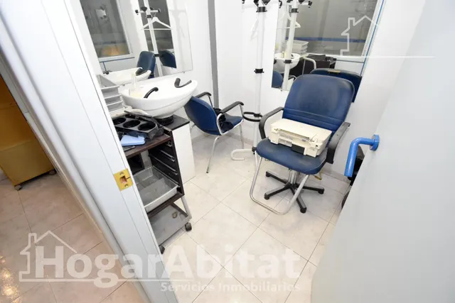 AMPLIA CASA CON TERRAZA Y MUCHAS POSIBILIDADES EN CASCO HISTÓRICO — 24