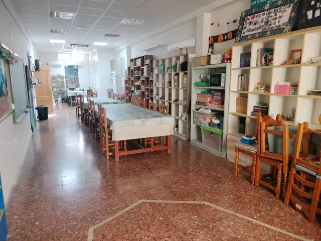SE VENDE LOCAL COMERCIAL EN PUERTO REAL , ZONA BARRIADA 512 — 2