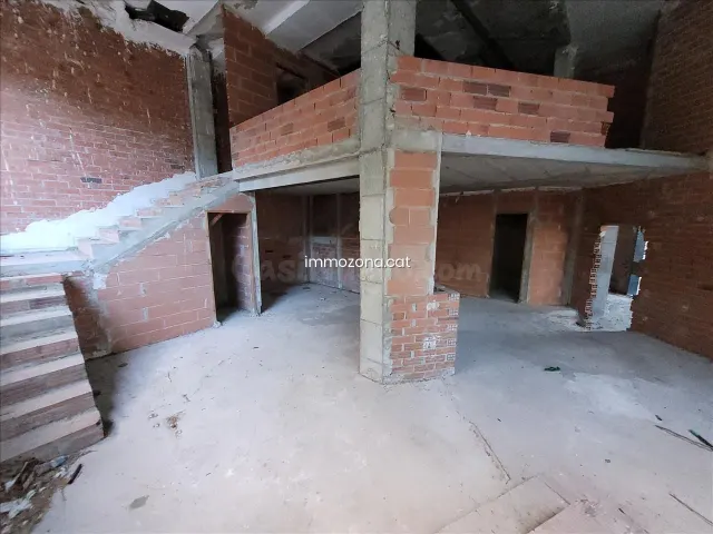 LOCAL 260 M2, FIGUERES, CALLE JONCOLS - foto 3