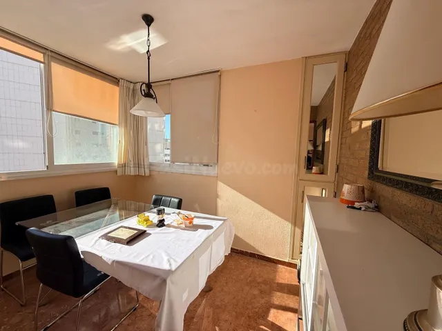 Fantástico piso de dos dormitorios en el centro de Benidorm — 3