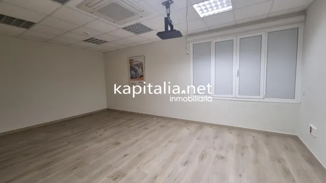 Local comercial en alquiler en Ontinyent. — 6