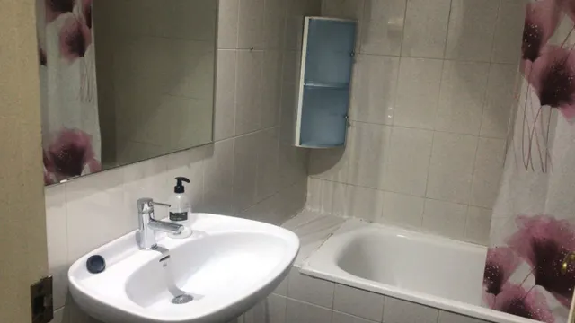 SE ALQUILA PISO EN JUAN CARLOS 1 — 13