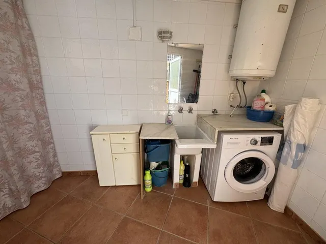 APARTAMENTO A ESCASOS METROS DEL MAR, CON PISCINA. — 21