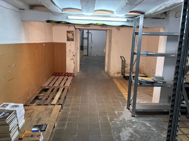 Local comercial muy cerca de las Ramblas — 9