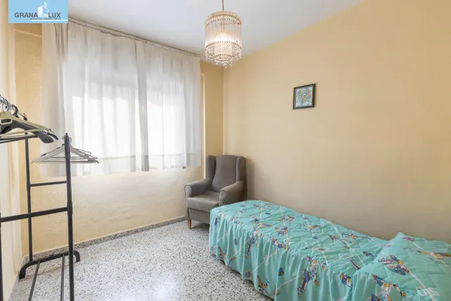 Piso 3 habitaciones en Calle Santa Margarita, junto Cmno. Bajo de Huétor — 17